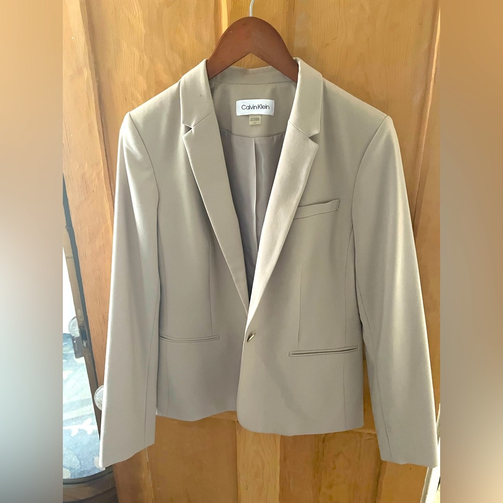 Calvin Klein Women’s Blazer - Size 6